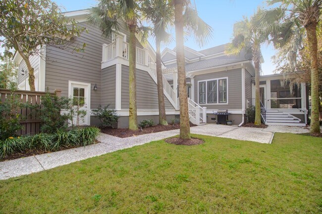 Building Photo - 612 Daggett St