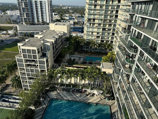 Building Photo - 121 NE 34th St