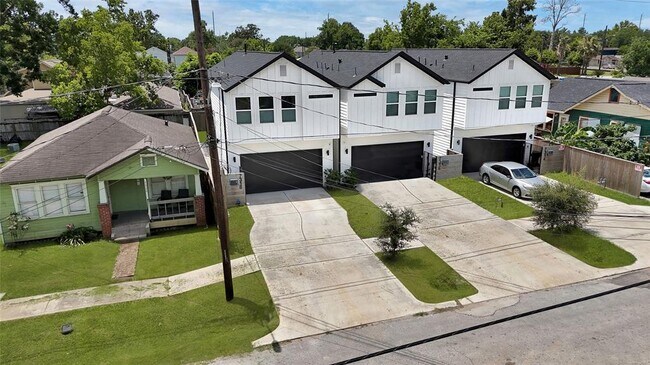 Building Photo - 7318 Avenue L