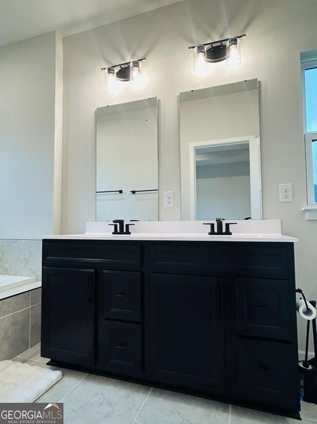 Building Photo - 420 Thatch Ter