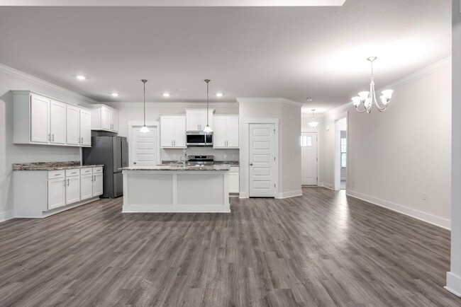 Building Photo - Beautiful 3-Bedroom Townhome