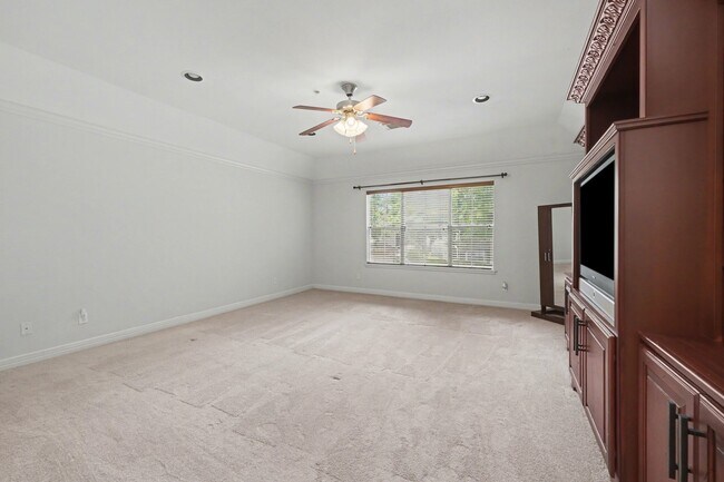 Building Photo - 4327 Lake Walk Ct