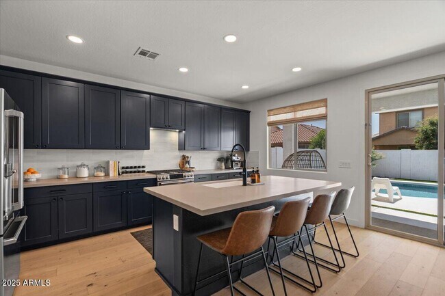 Building Photo - 3523 E Alfalfa Dr