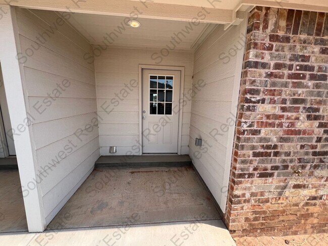 Building Photo - 2125 Bobwhite Ct
