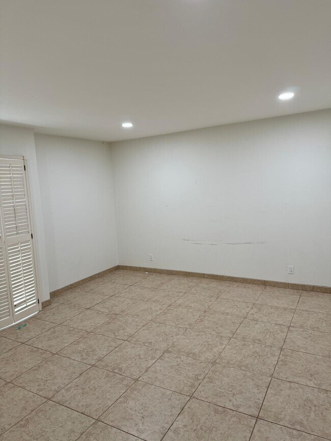 Building Photo - 4408 Laurelgrove Ave