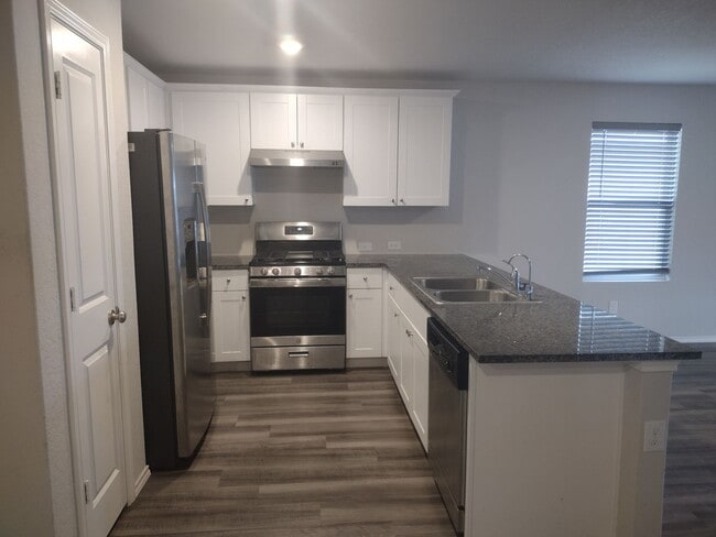 Building Photo - Charming 3 bedroom in Republic Creek!