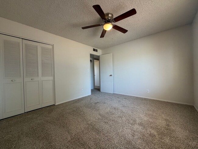Building Photo - 3Bed 1 Bath Peoria House