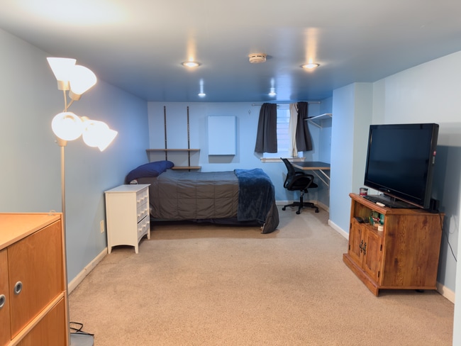 Building Photo - 450 Federal St