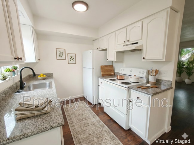 Interior Photo - The Keys