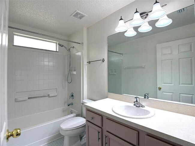 Building Photo - 538 Solana Cir