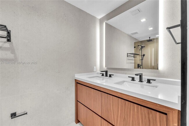 Building Photo - 2211 NE 122nd St