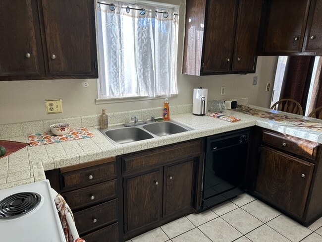 Building Photo - 2930 Whittier Ct