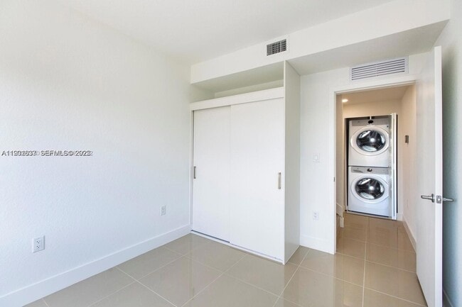 Building Photo - 25810 SW 144th Ave