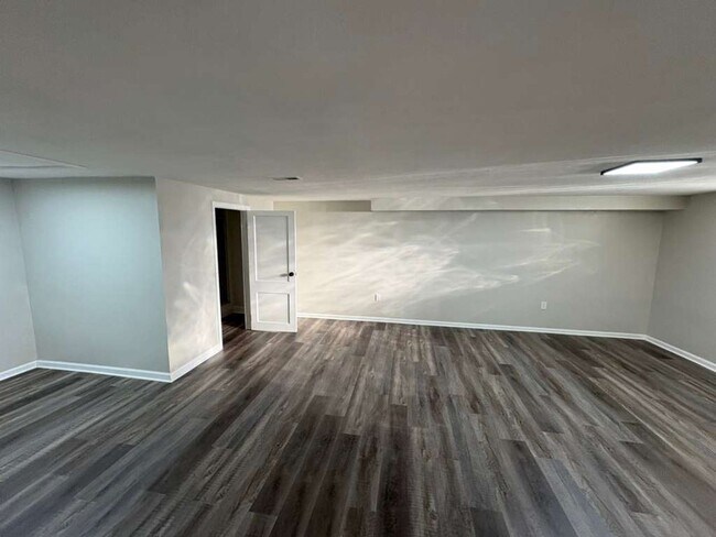 Building Photo - 4-Bedroom Home with Finished Basement & Mo...