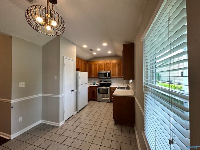 Building Photo - 13065 Hermosa Dr SW