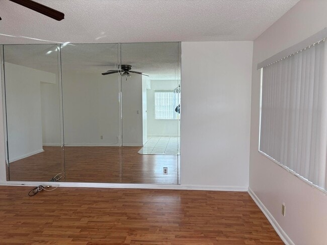 Building Photo - 230 Bedford E