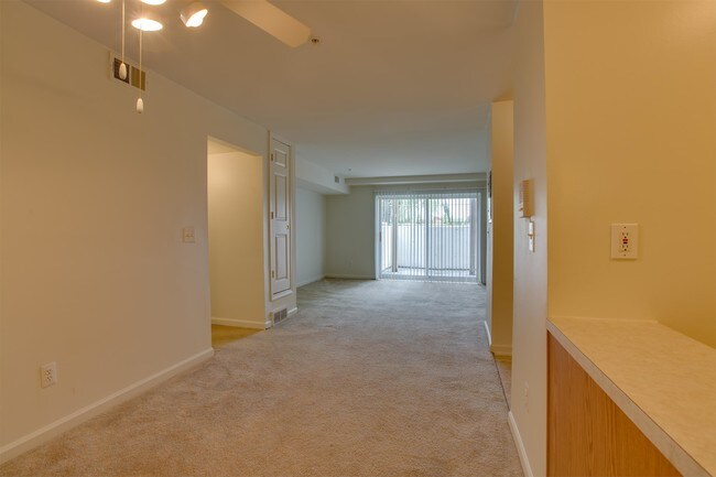 Building Photo - 409 Cherry Hill Trail