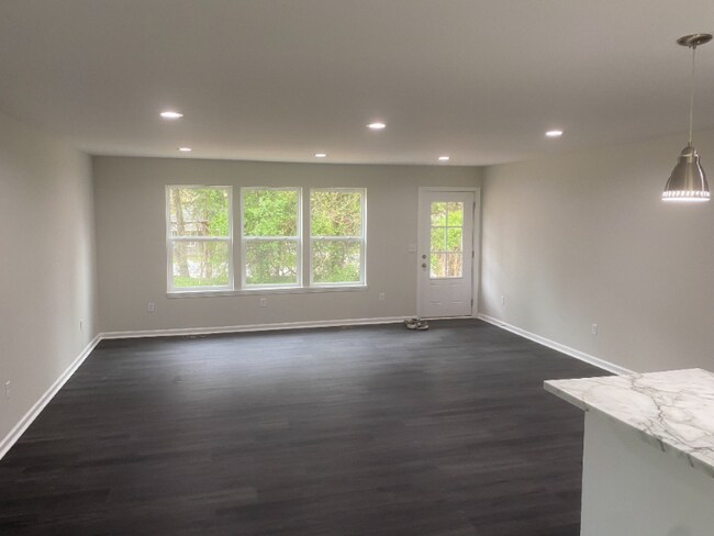 Building Photo - 12230 Leavenworth Rd