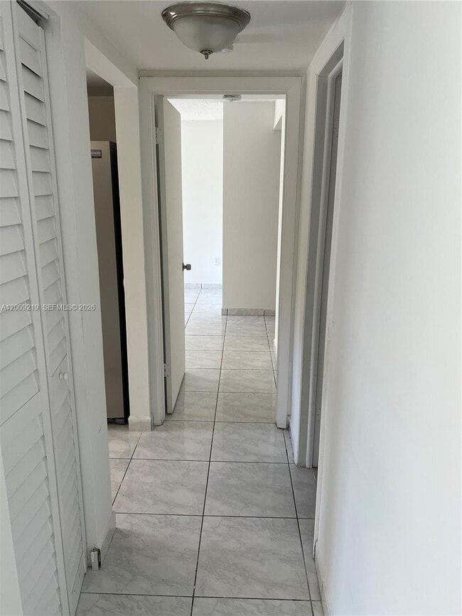 Building Photo - 250 180th Dr