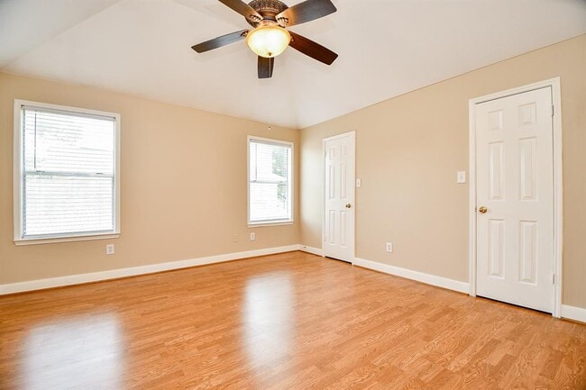 Building Photo - 11707 Turtle Lake Dr