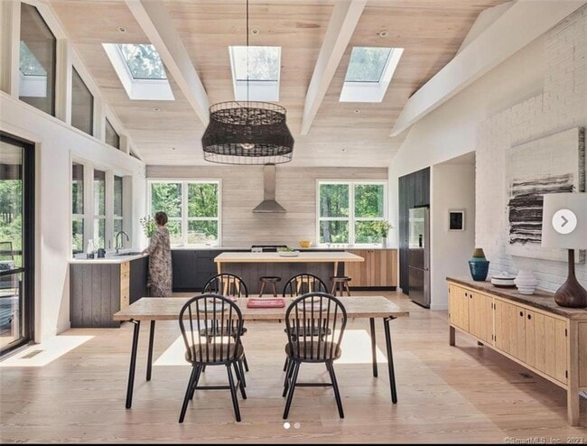 Building Photo - 8 Chester Rd