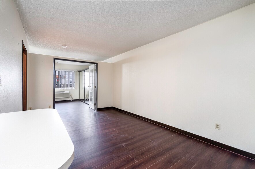 Living Room - 3305 Sunset Ave