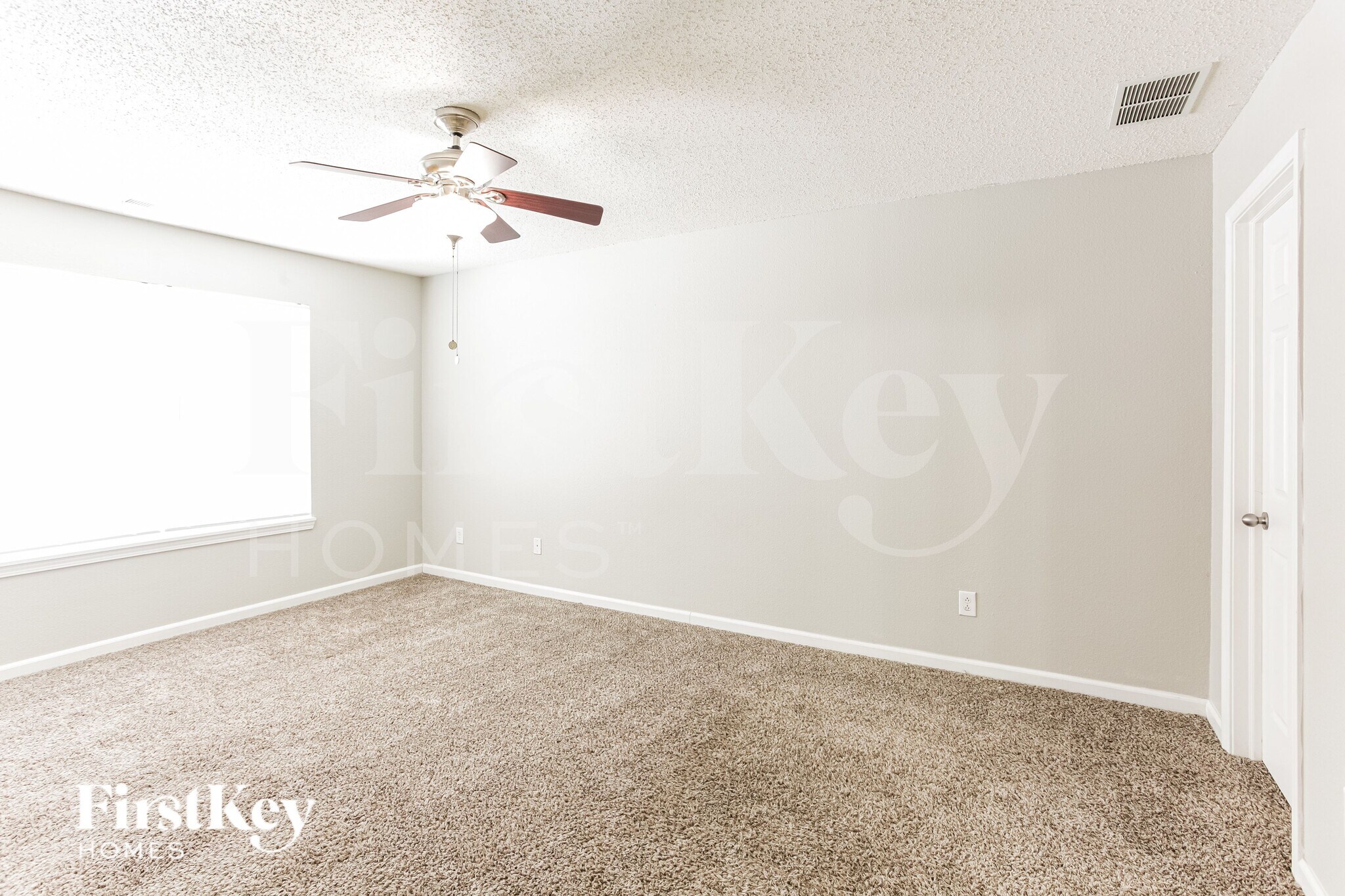 Building Photo - 15572 Dry Creek Rd