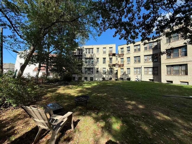 Building Photo - 32 Sidlaw Rd