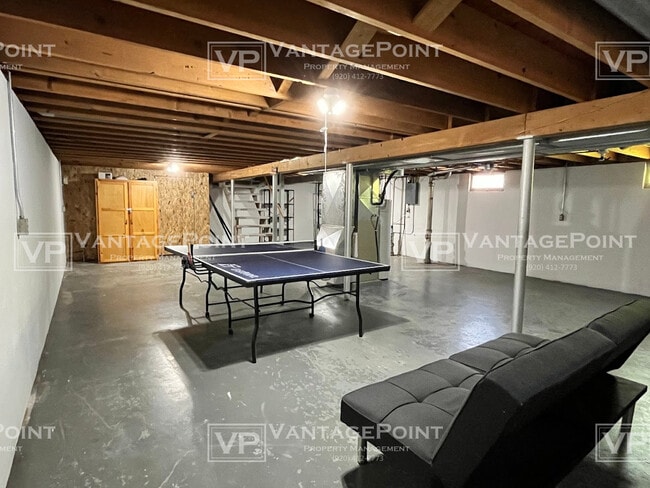 Building Photo - 606 Simonet St