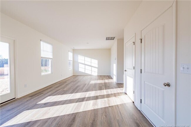 Building Photo - 55 Fern Ridge Dr