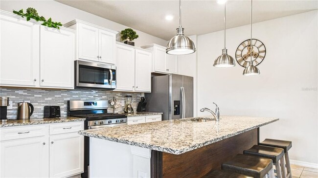 Building Photo - 7219 Oakmoss Loop