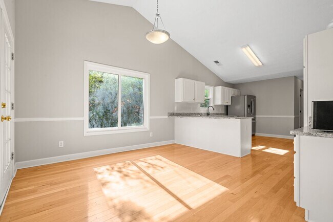 Building Photo - 1840 Heatherton Rd