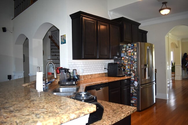 Building Photo - 2190 Harborview Dr