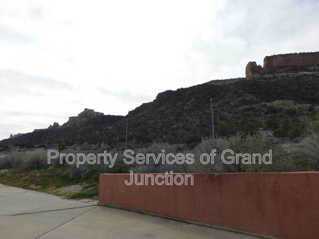 Building Photo - 1911 Wingate Dr