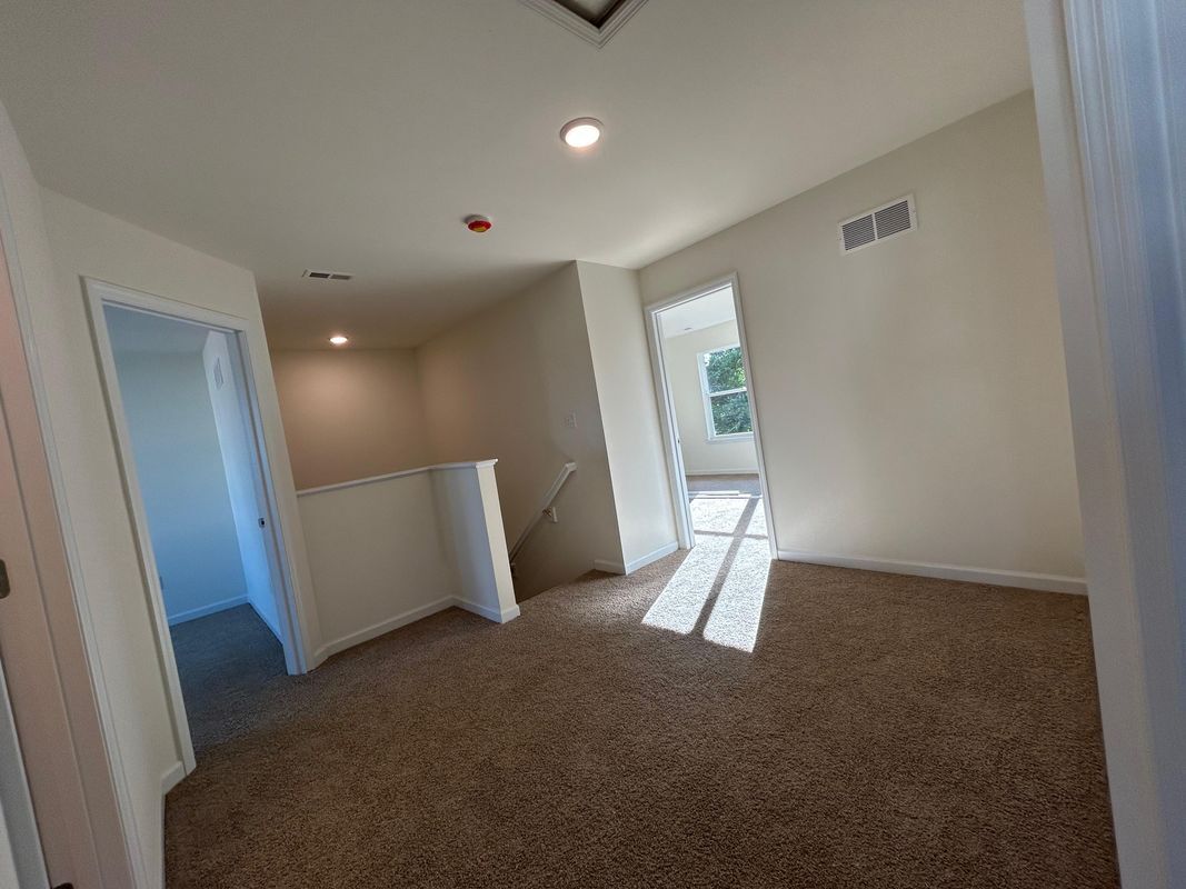 Building Photo - 463 Sweetgrass Dr