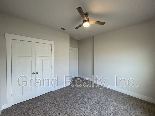 Building Photo - 1367 Sea Grv Ct