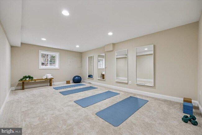 Building Photo - 4902 De Russey Pkwy