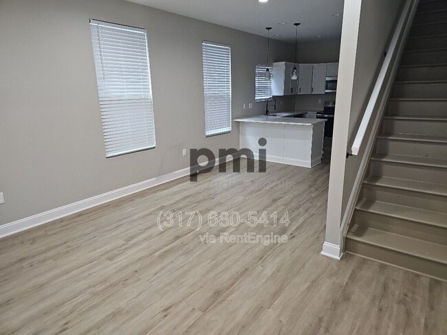 Building Photo - 640 N Parker Ave