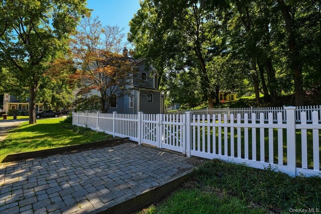 Building Photo - 40 Wheeler Ave