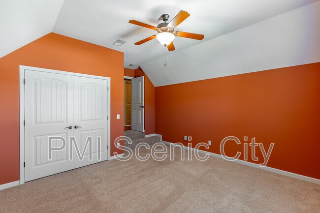 Building Photo - 8802 Mckenzie Farm Dr