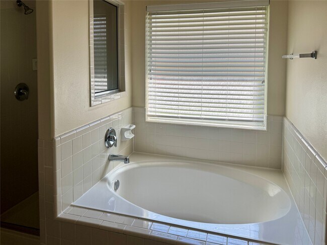 Building Photo - 2311 Slate Ridge Ln