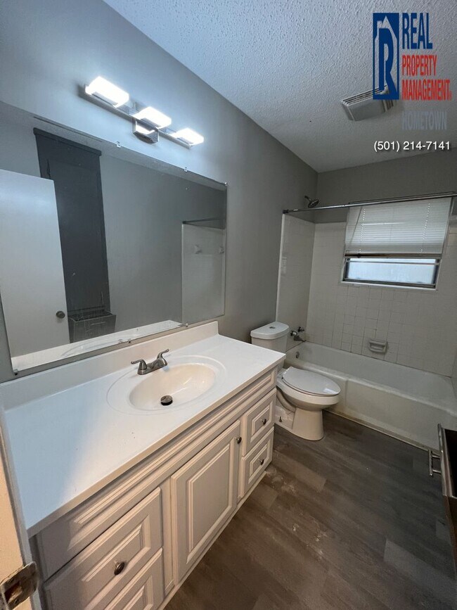 Building Photo - 6901 Archwood Dr