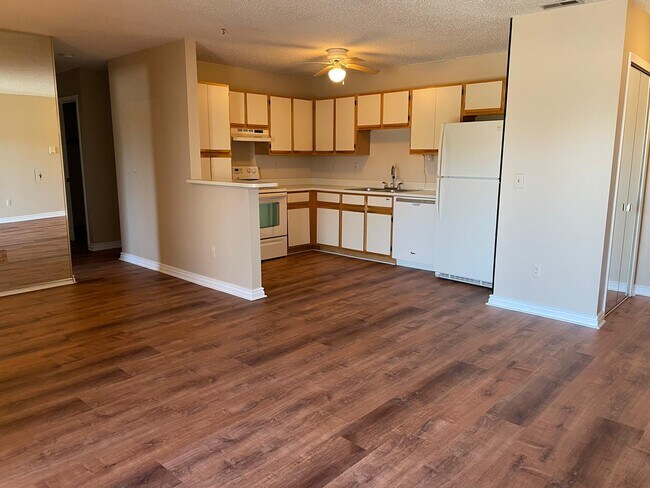 Building Photo - 15153 Seagull Dr