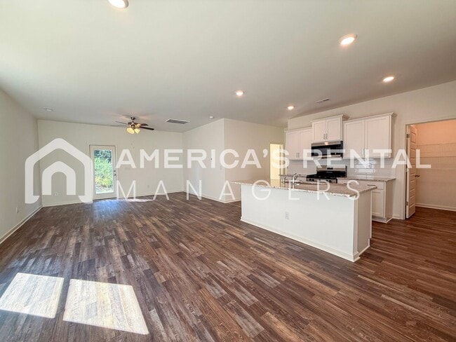 Building Photo - Coming Soon! Available to View NOW!!!