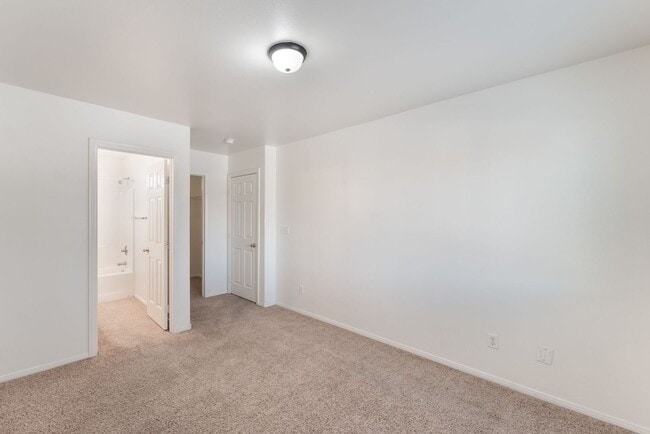 Building Photo - Cozy 3-Bedroom with Spacious Backyard!