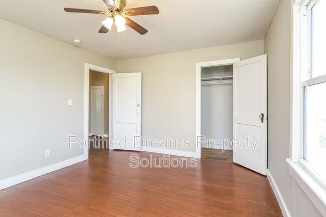 Building Photo - 201 Church St