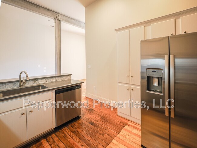 Building Photo - 149 S Daniel Morgan Ave