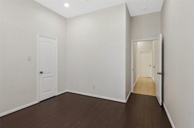 Building Photo - 24322 Bella Florence Dr