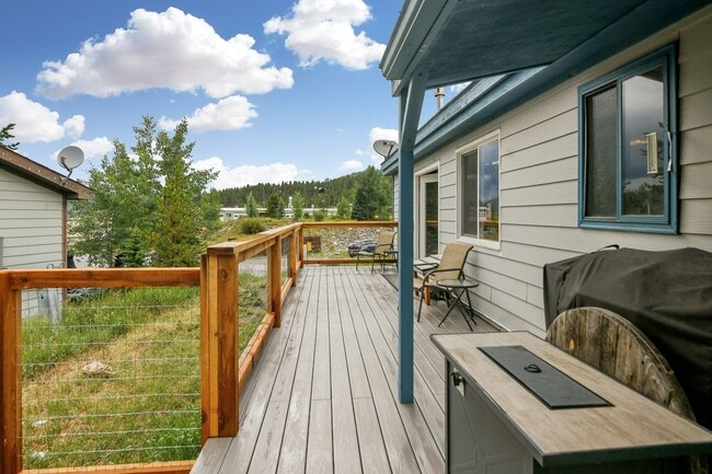 Building Photo - Pets Negotiable, Open Floor Plan and Stora...