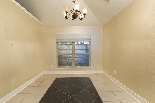 Building Photo - 2935 Auburn Dr